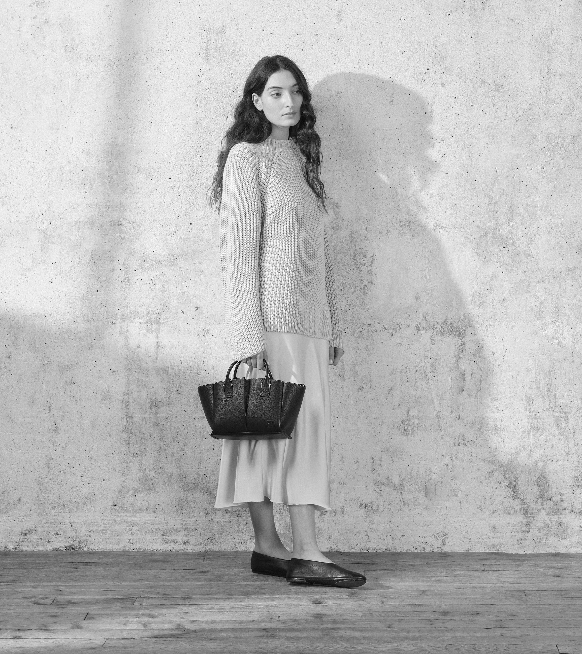 Elena small tote bag in grained leather