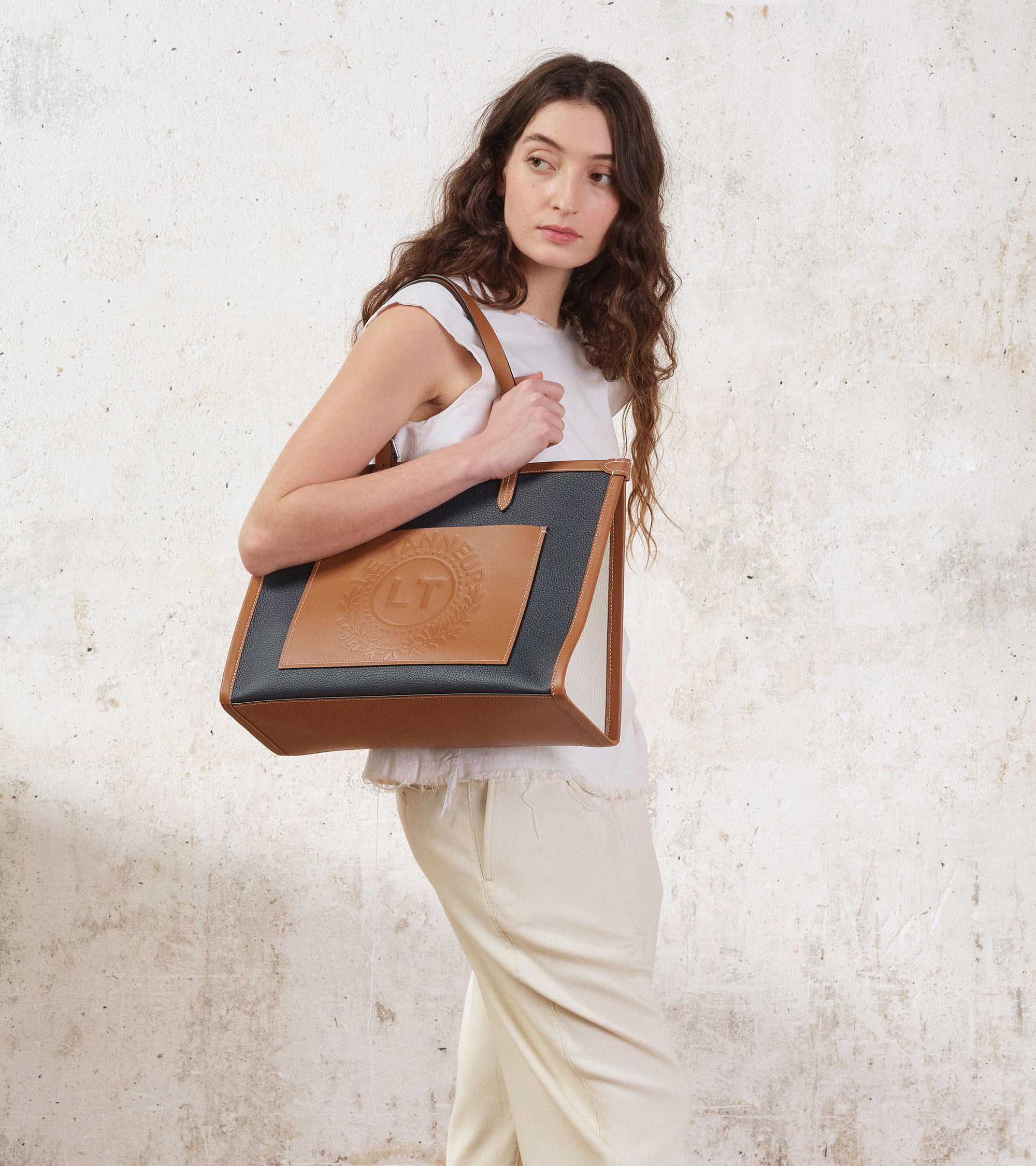 Le 125 large tote bag in grained leather