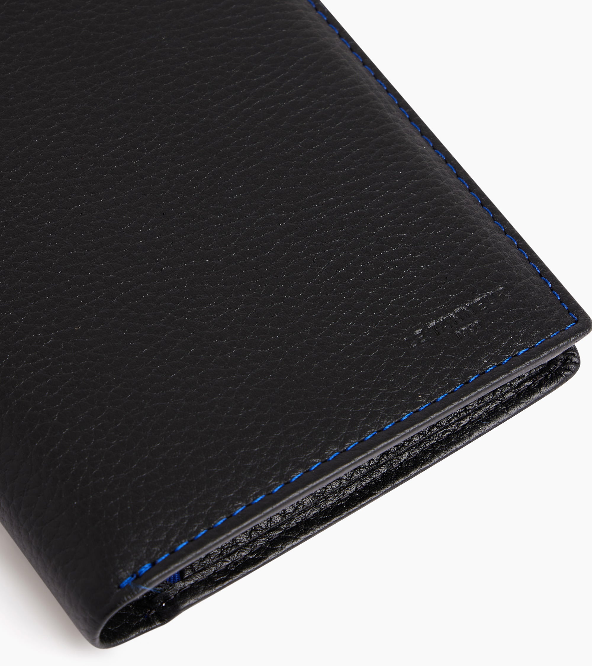 large, vertical, zipped wallet with 2 gussets in grained leather