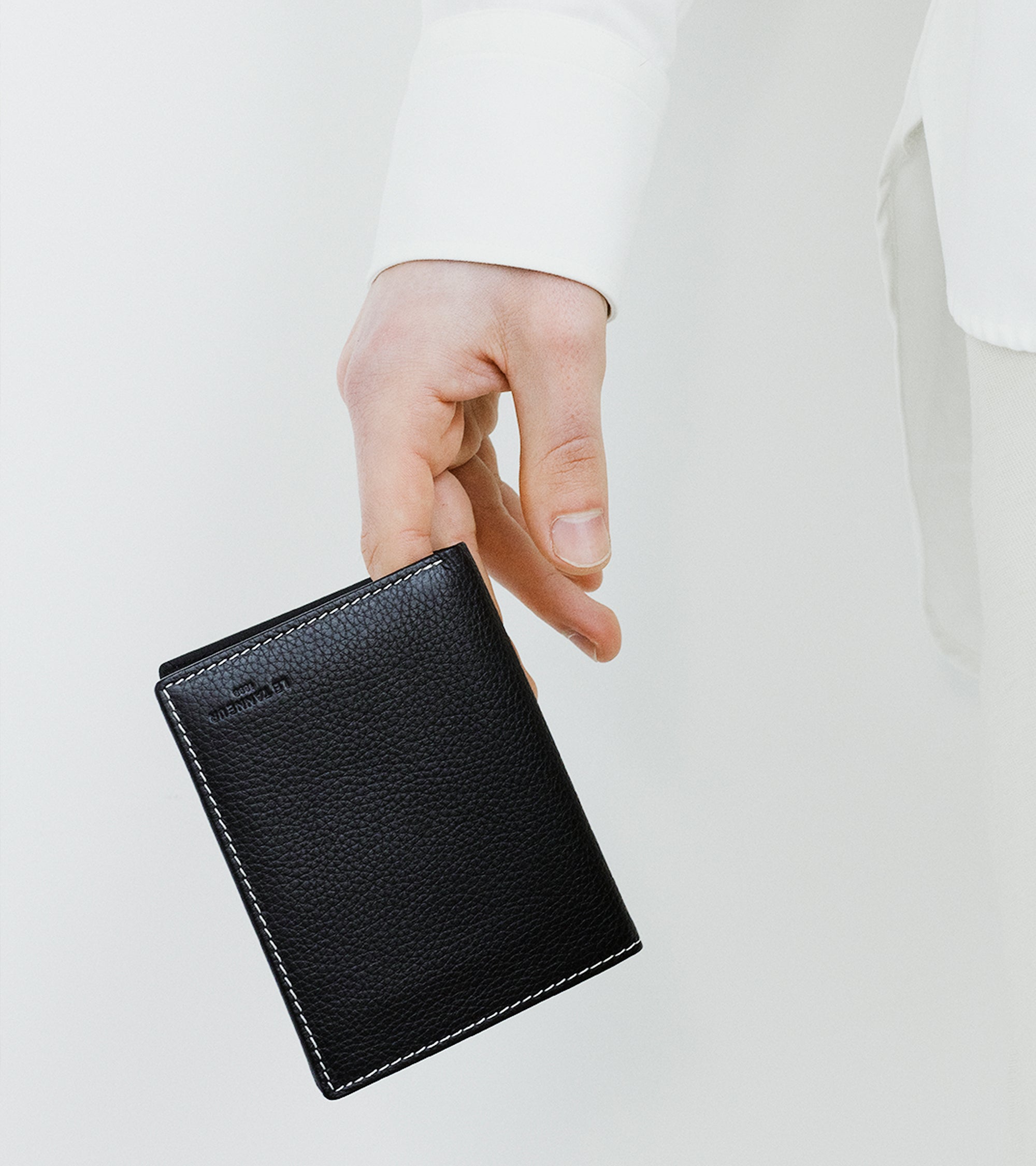 Charles medium-sized card holder in grained leather