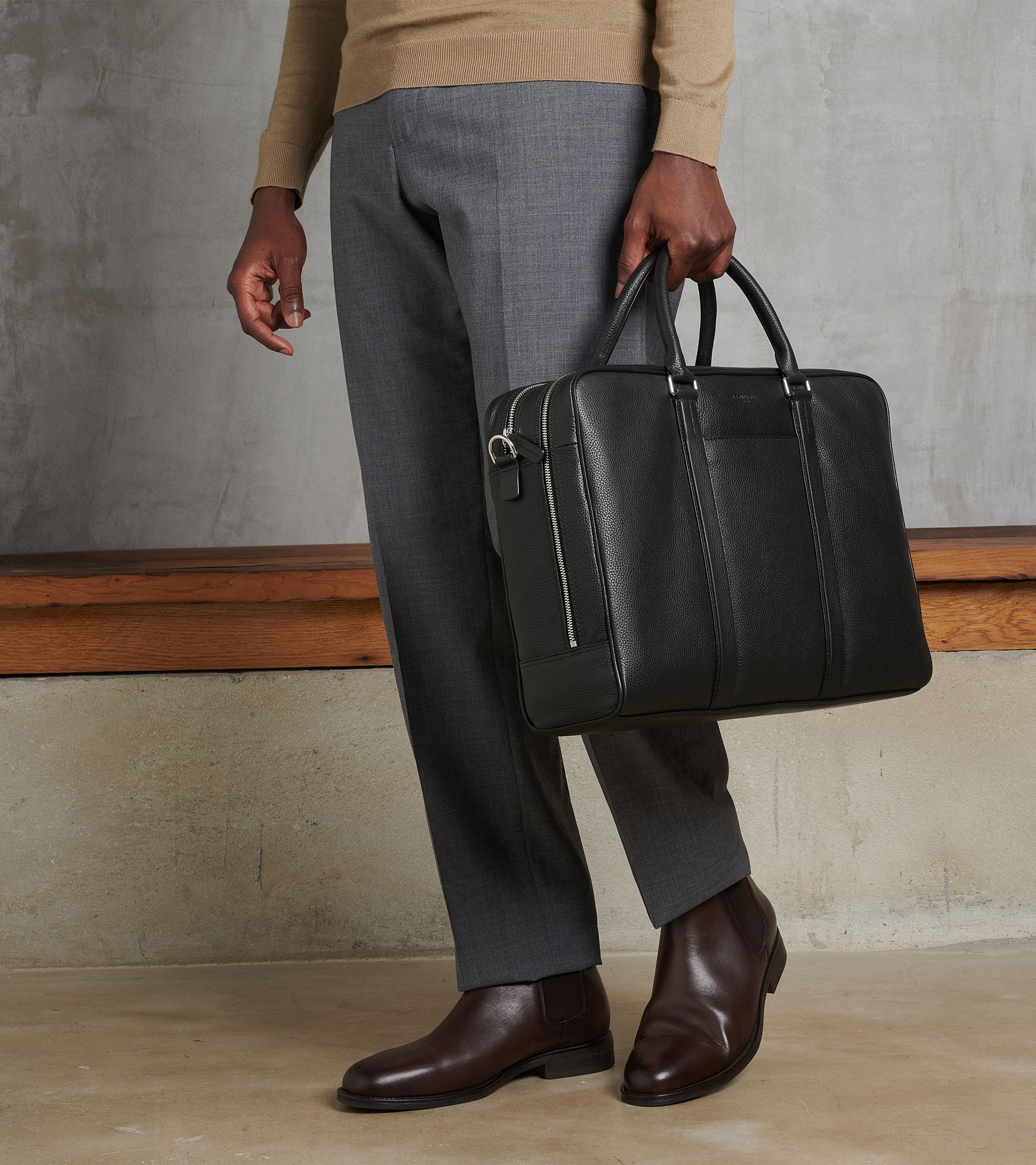 Charles 17" briefcase in grained leather