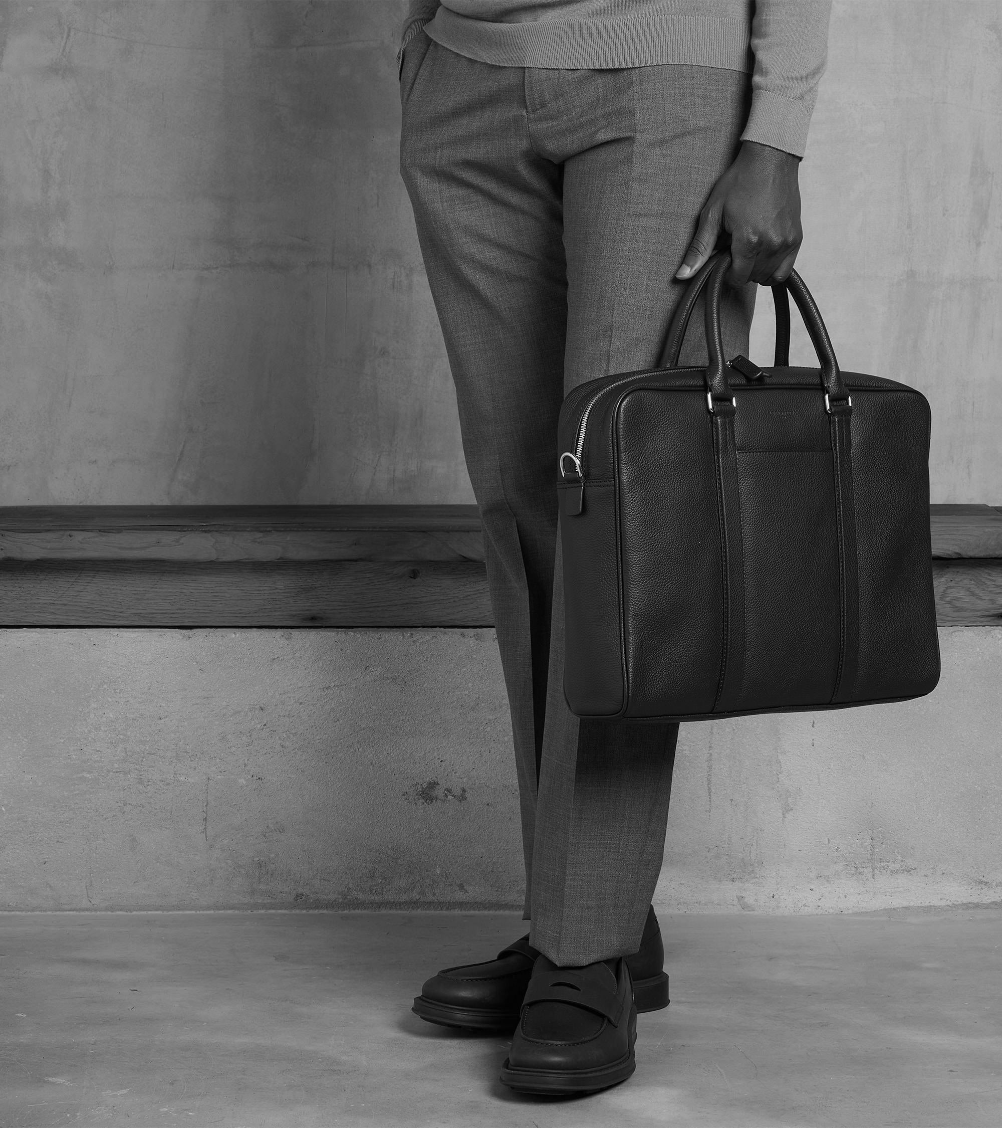 Charles 15" briefcase with 3 gussets in grained leather