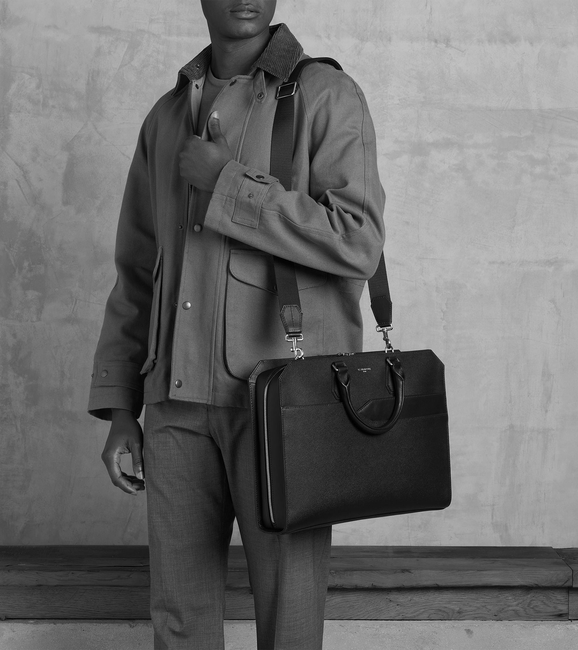 Gaston 15" briefcase in cross grain leather