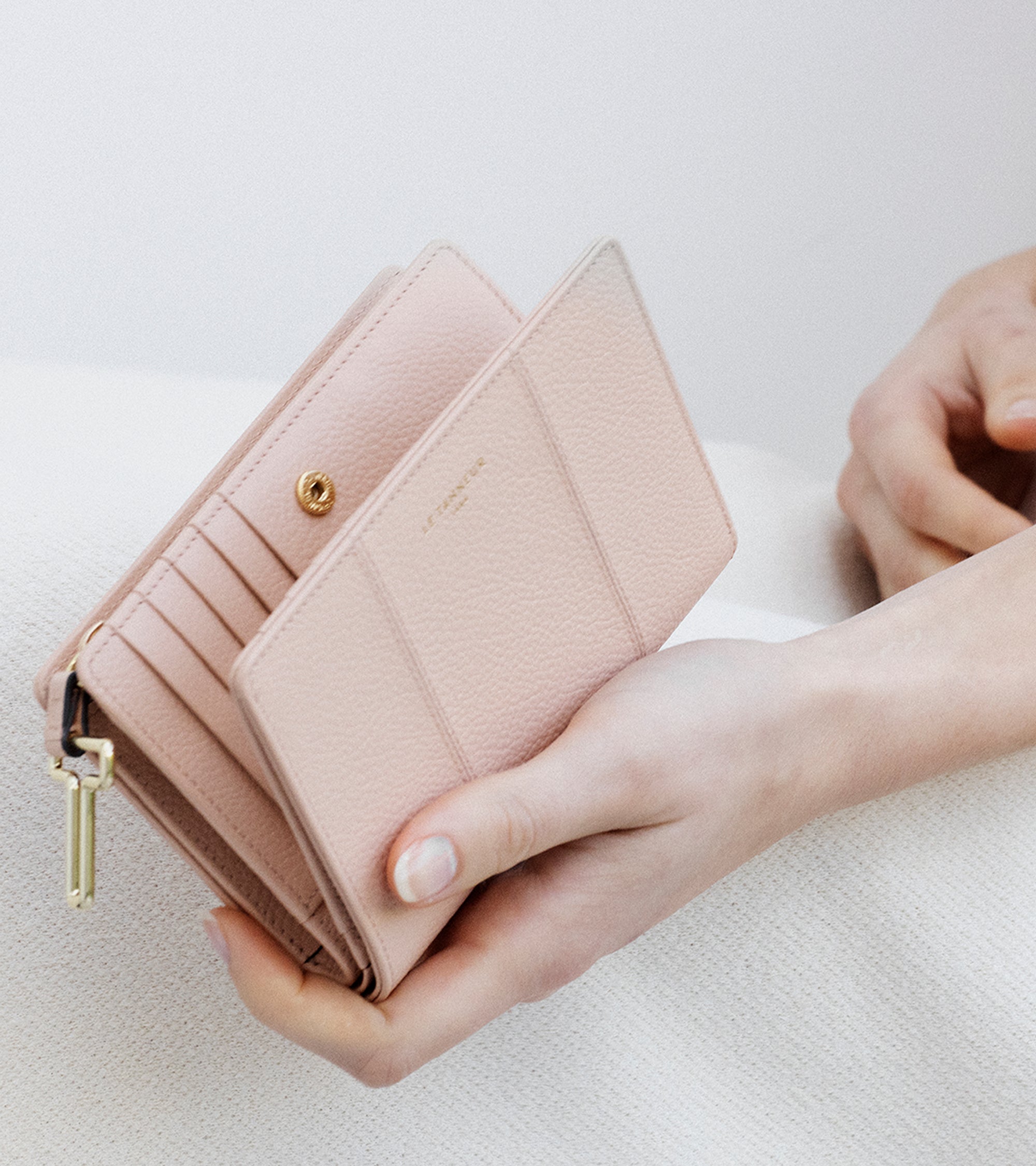 Juliette medium wallet in grained leather