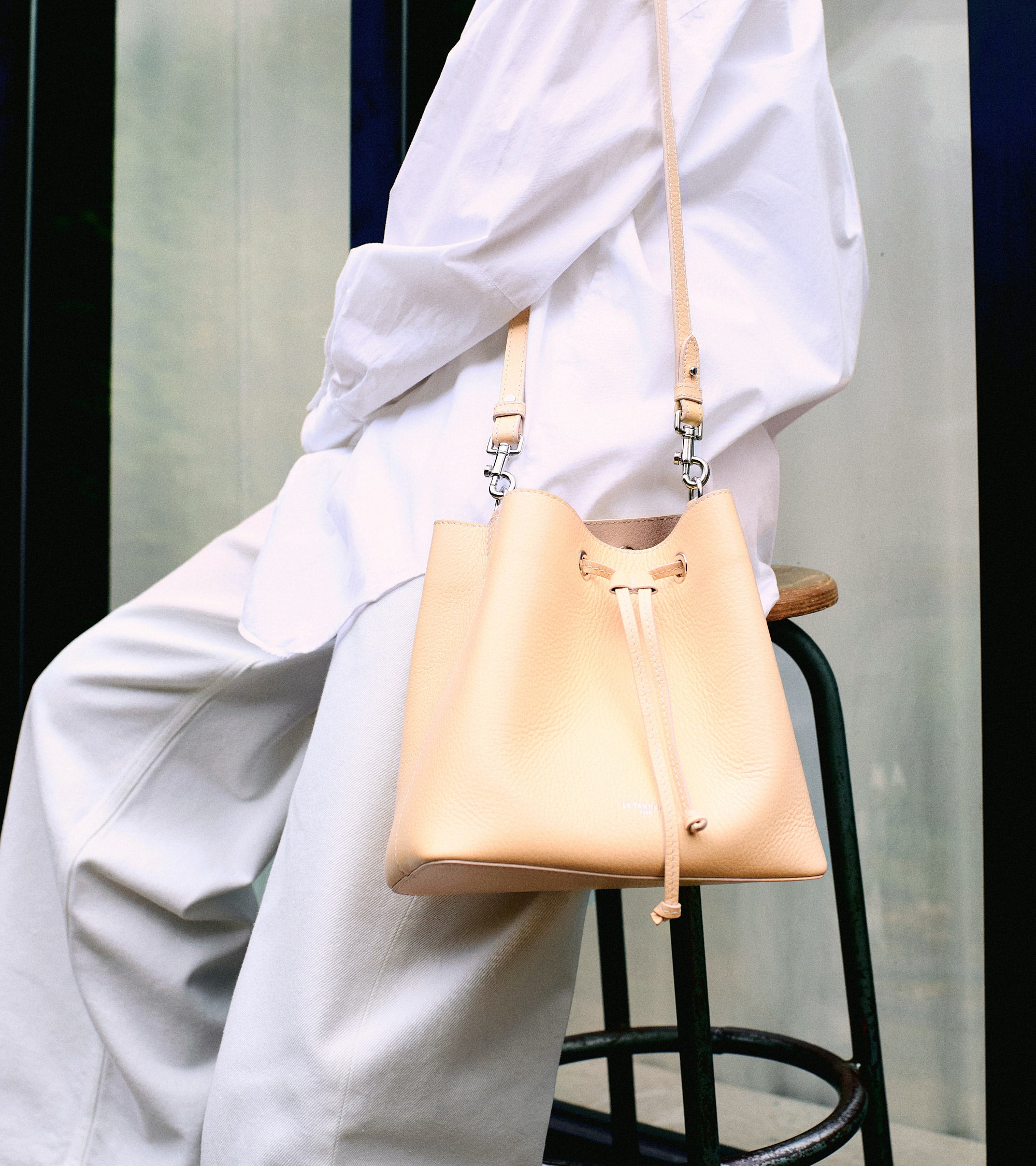 Louise bucket bag in grained leather