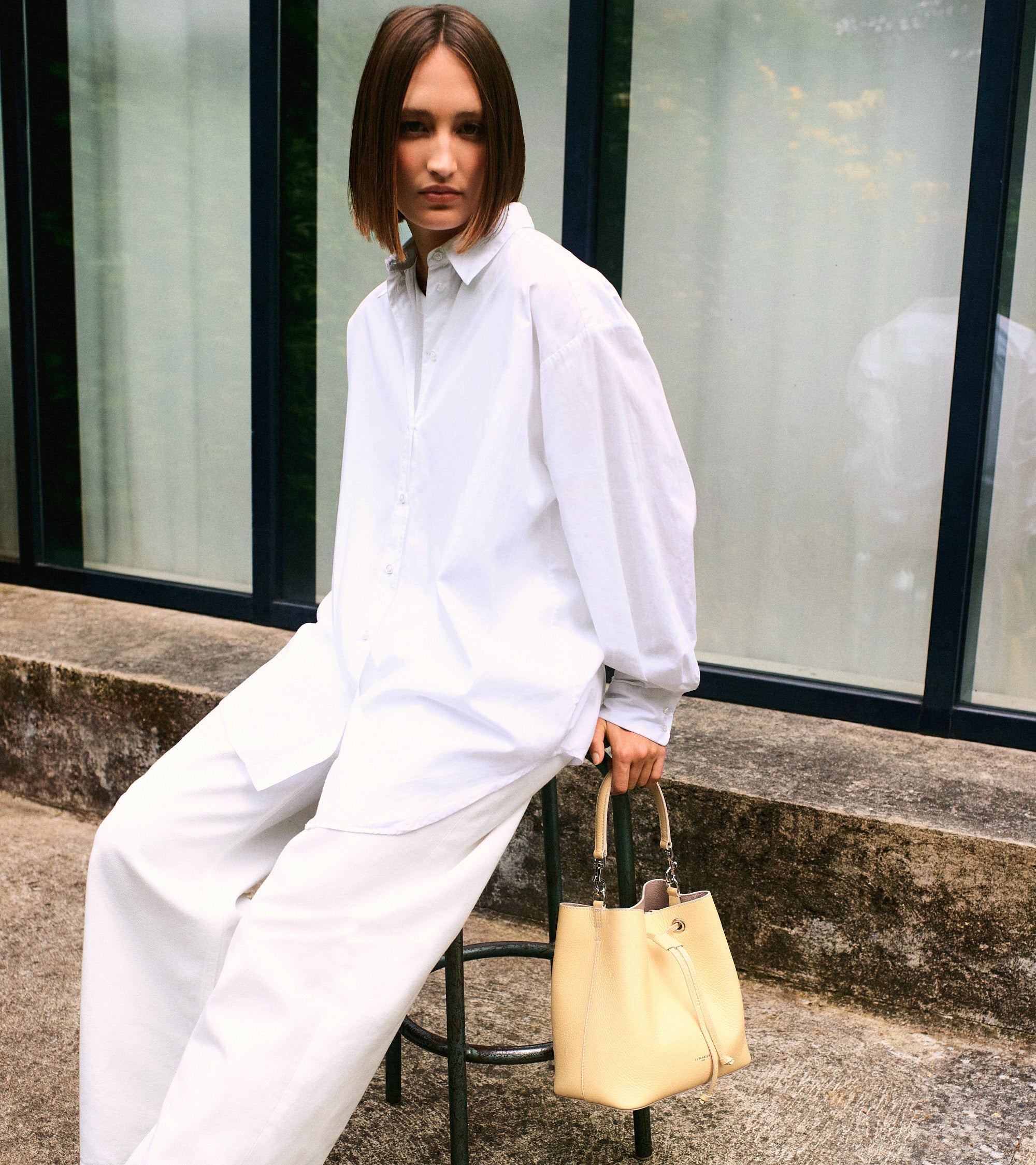 Louise bucket bag in grained leather