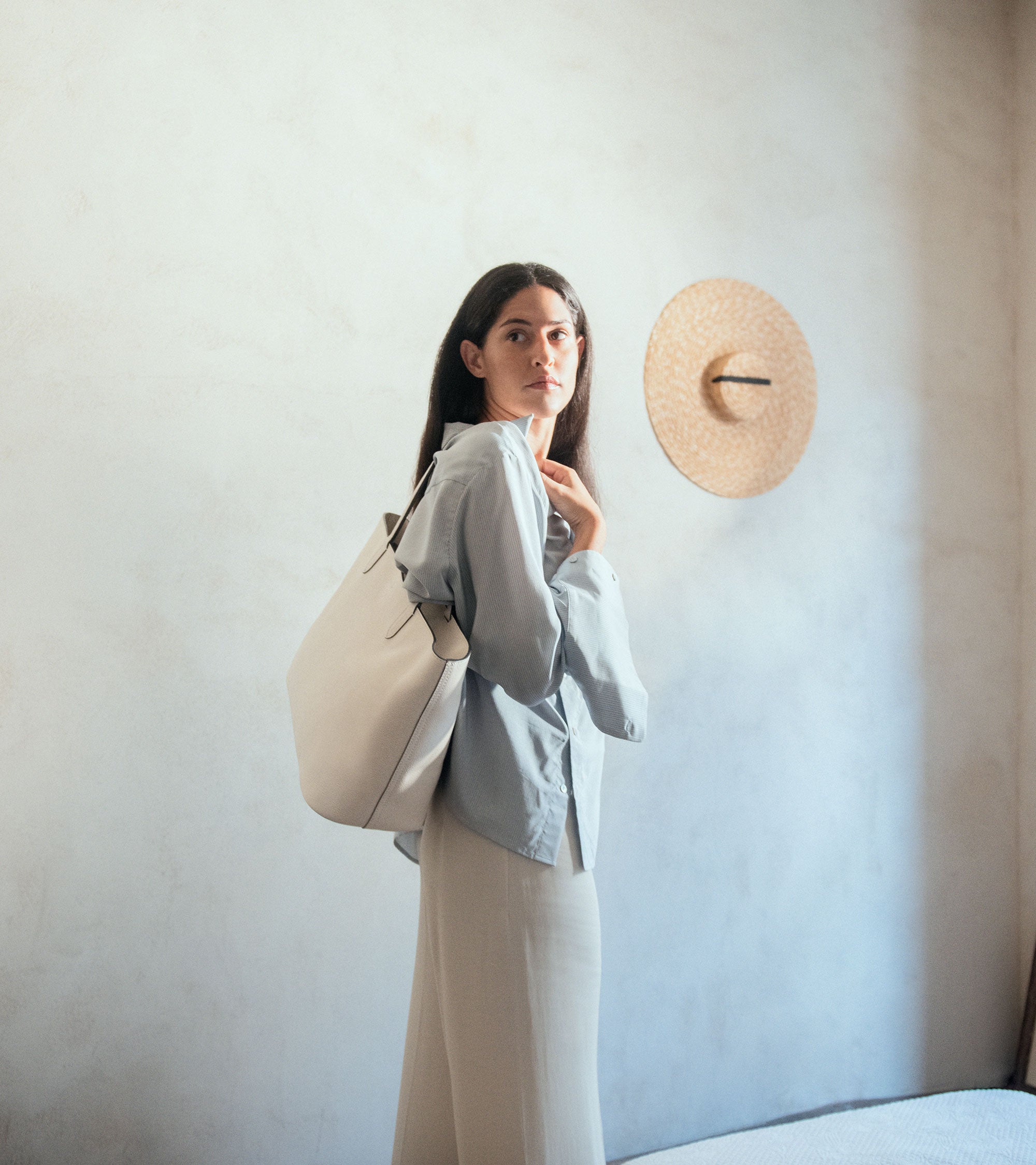 Louise large tote in grained leather