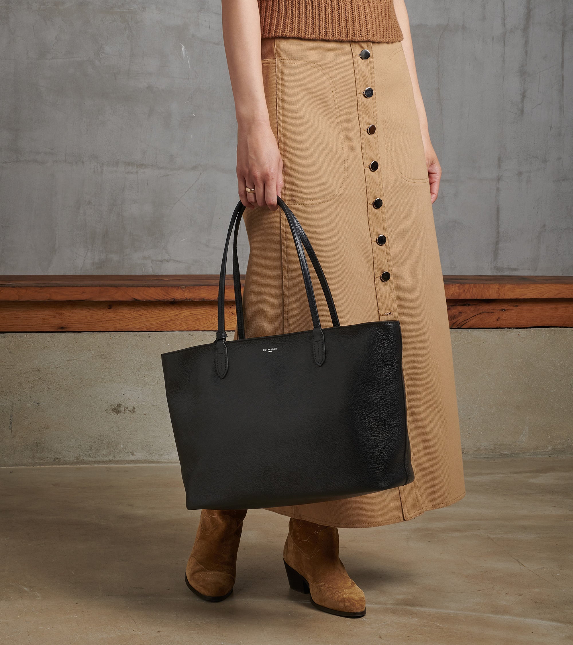 Louise large tote in grained leather