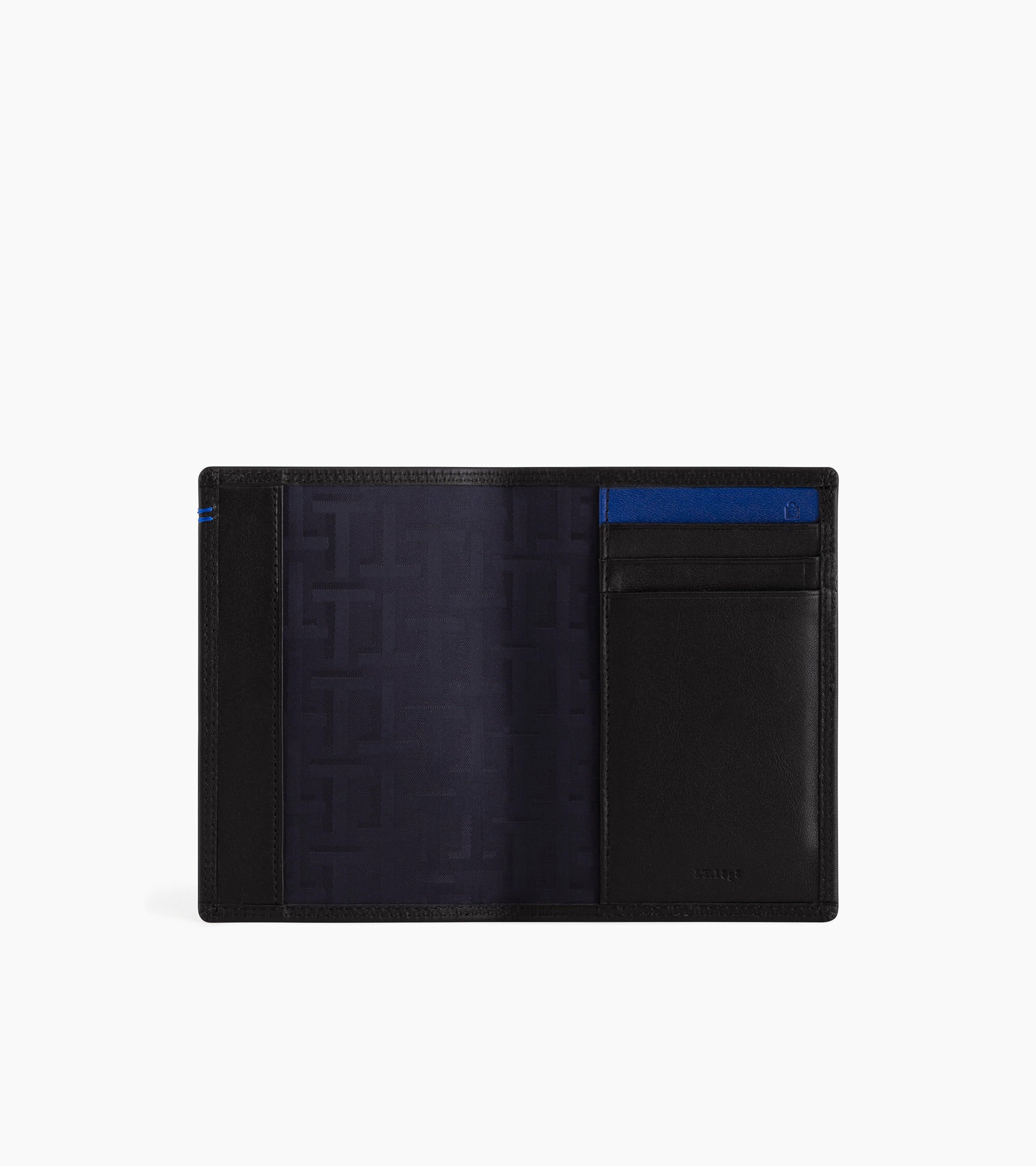 Martin passport holder in smooth leather