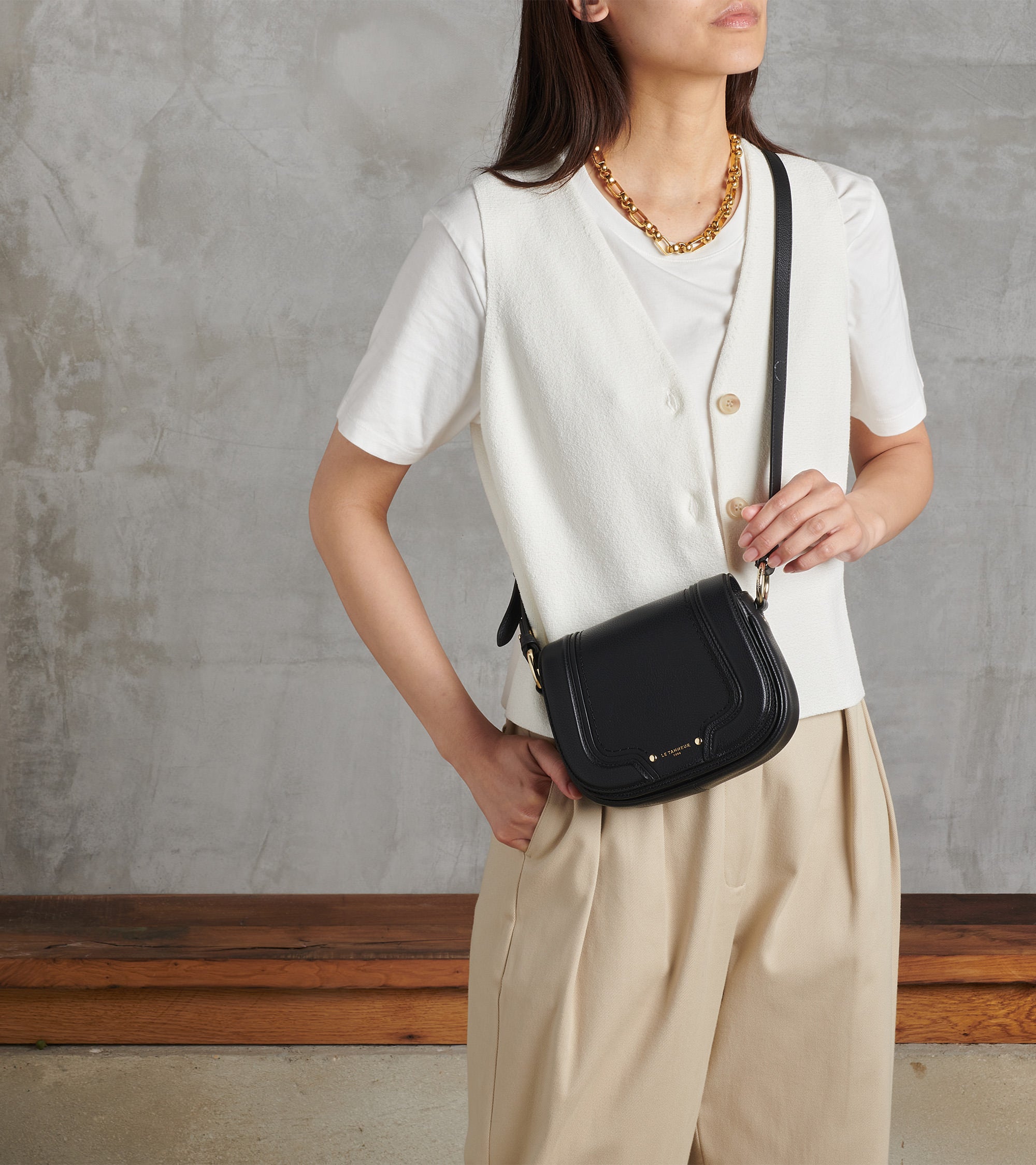 Ella small crossbody bag in grained leather