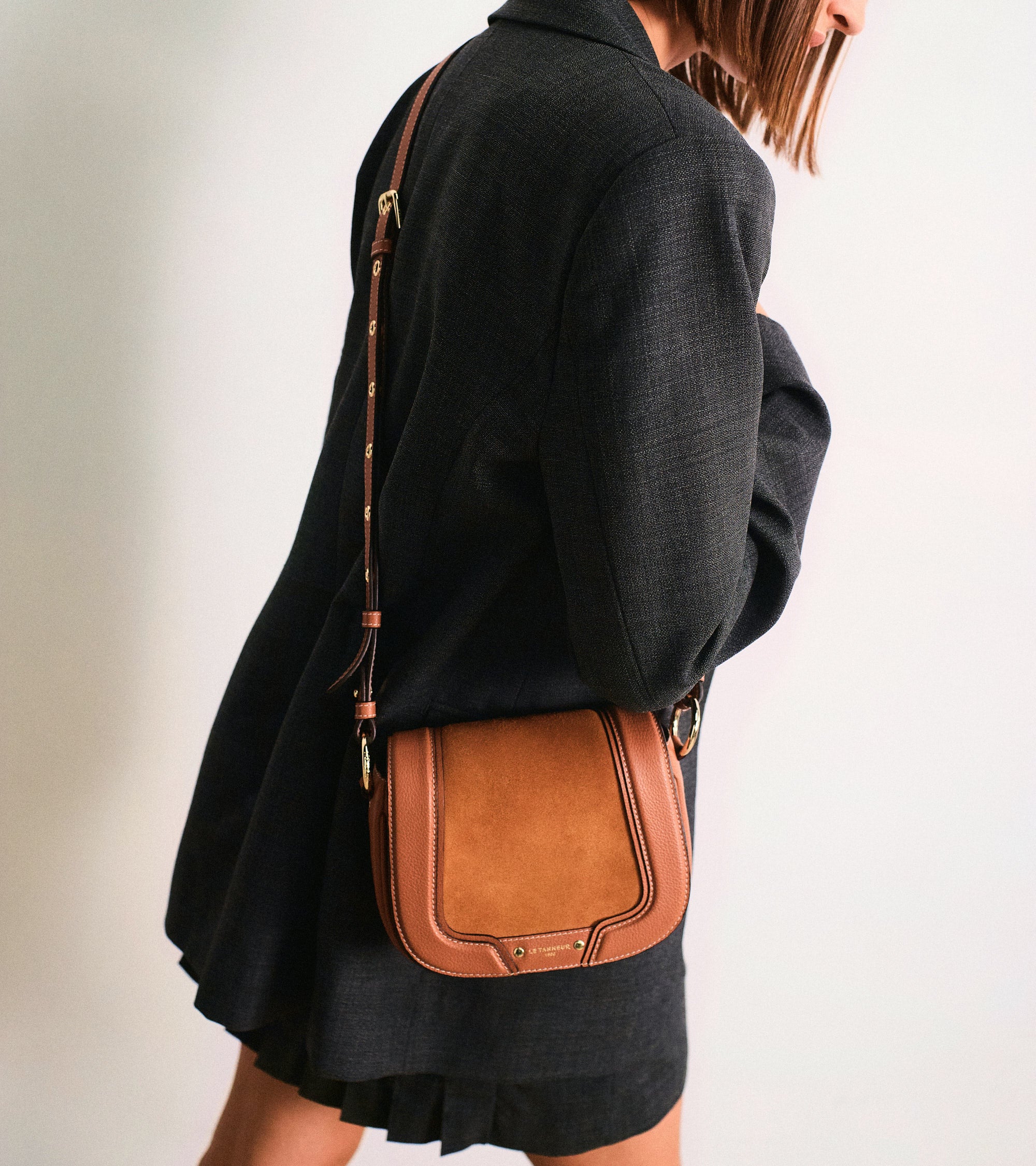 Ella small cross body bag in grained leather and nubuck