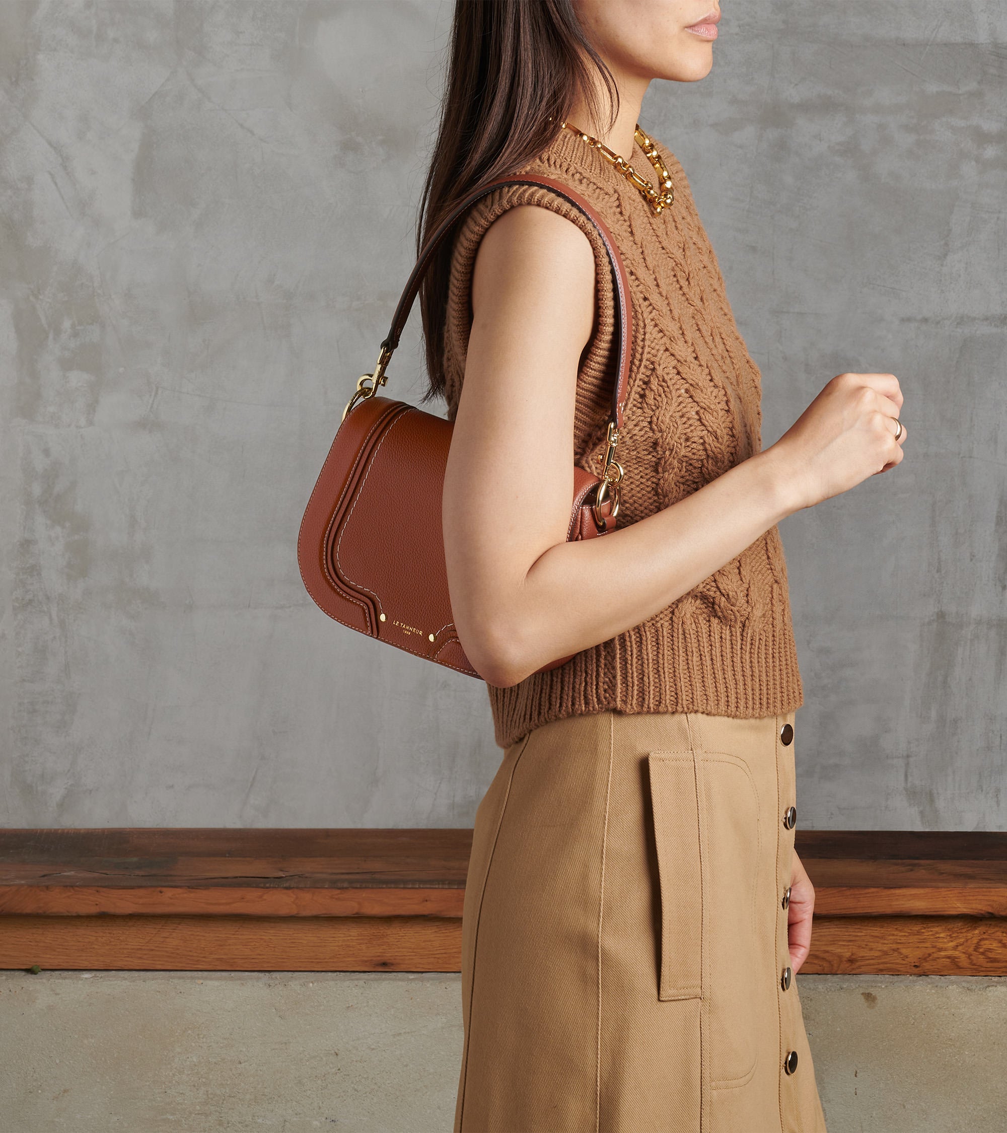 Ella medium crossbody bag in grained leather