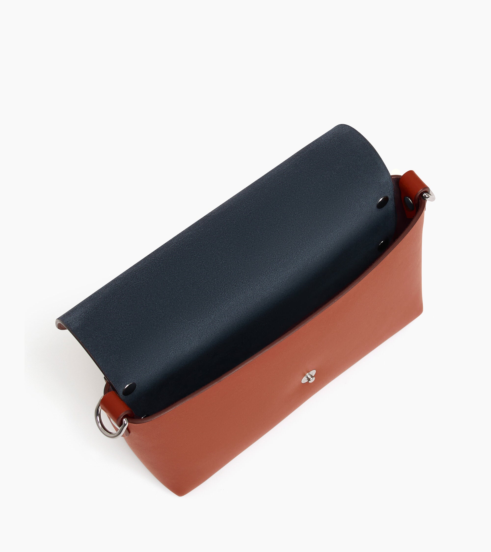 Sans Couture pouch with flap and detachable shoulder straps in smooth leather