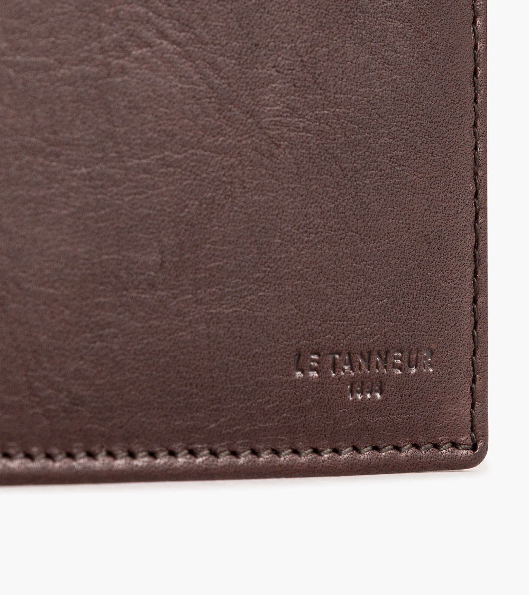 Gary horizontal zipped pocket wallet in oiled leather