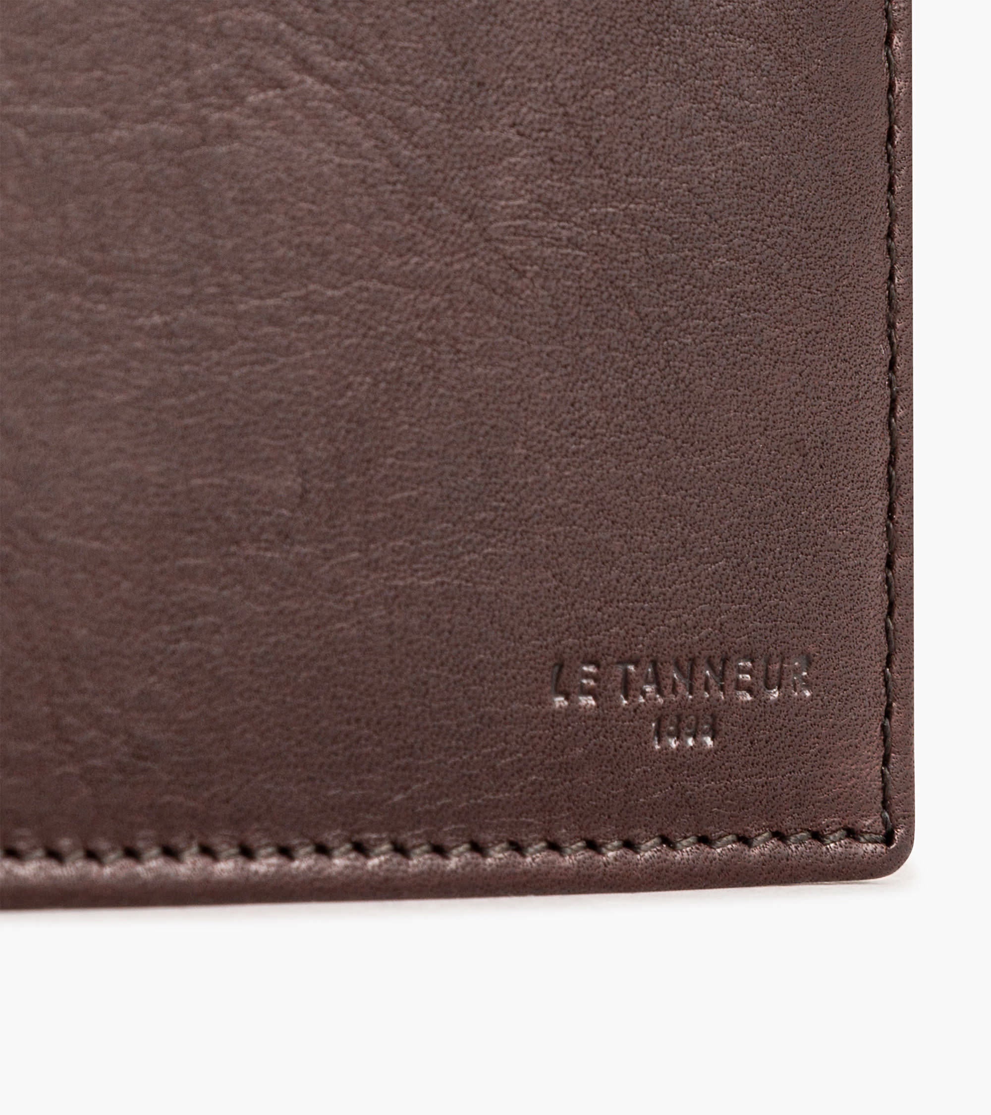 horizontal flap wallet with 2 sections in oiled leather