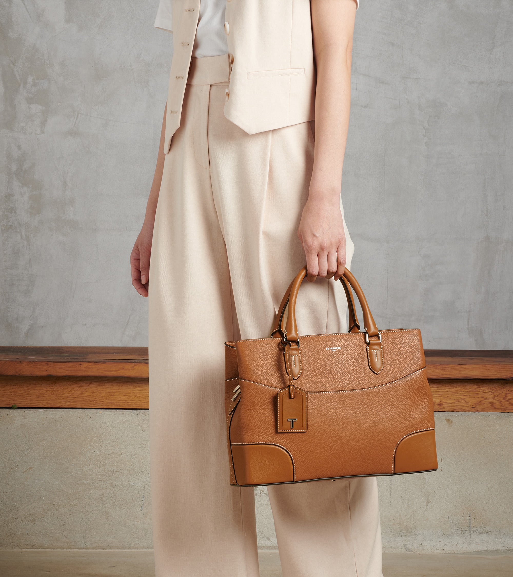 Romy large handbag in smooth grained leather