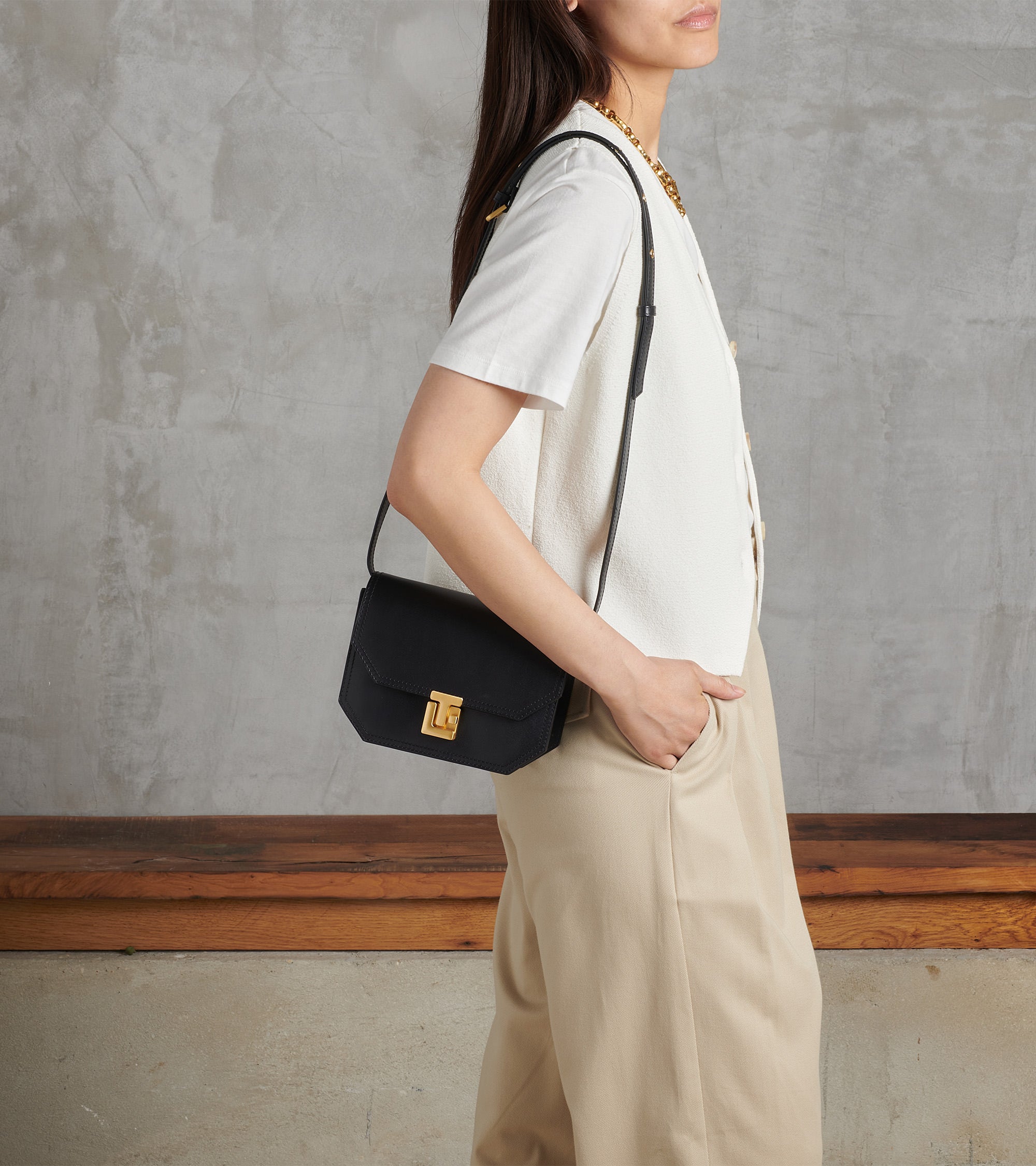 Rose small shoulder bag in smooth leather