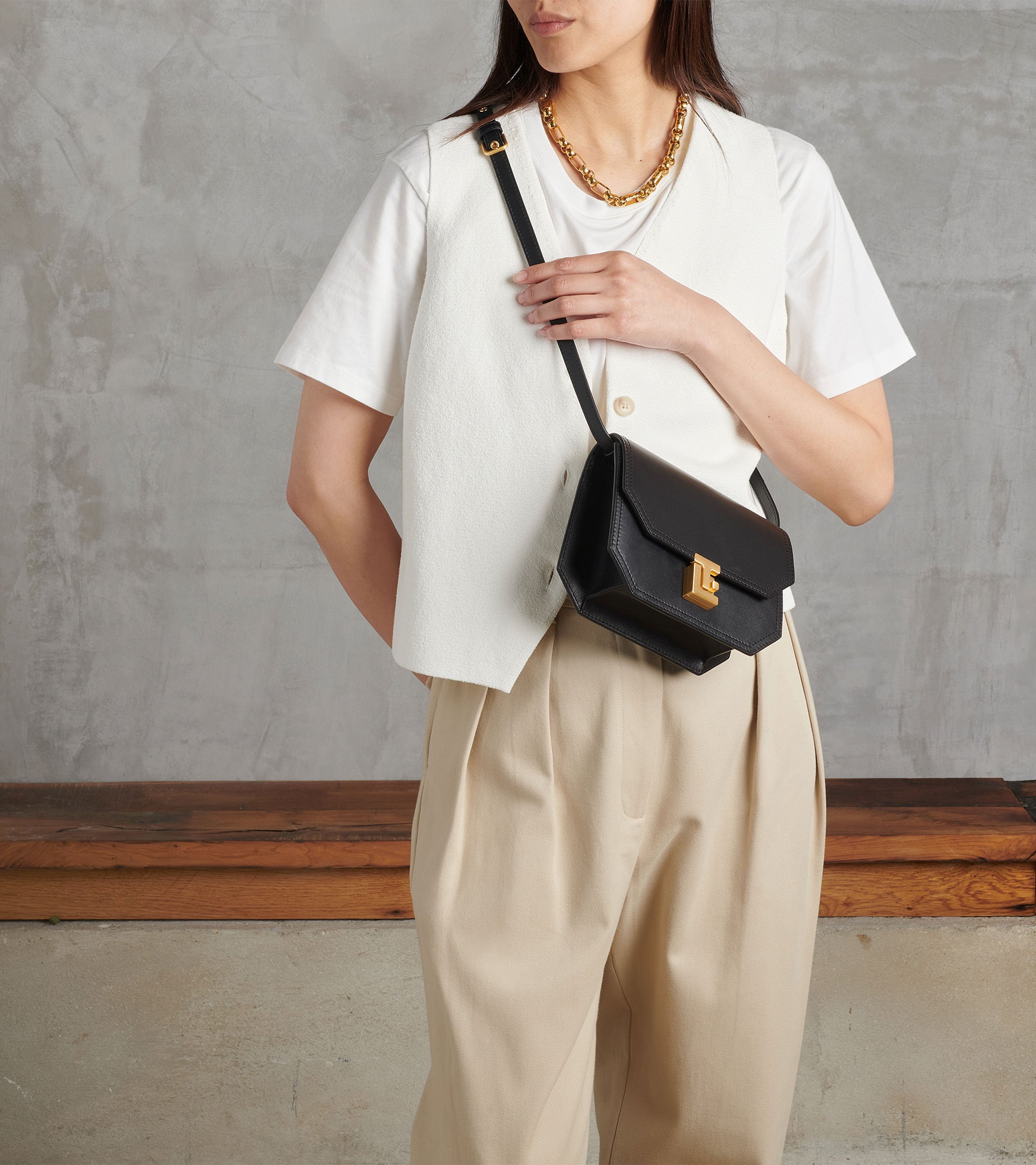 Rose small shoulder bag in smooth leather