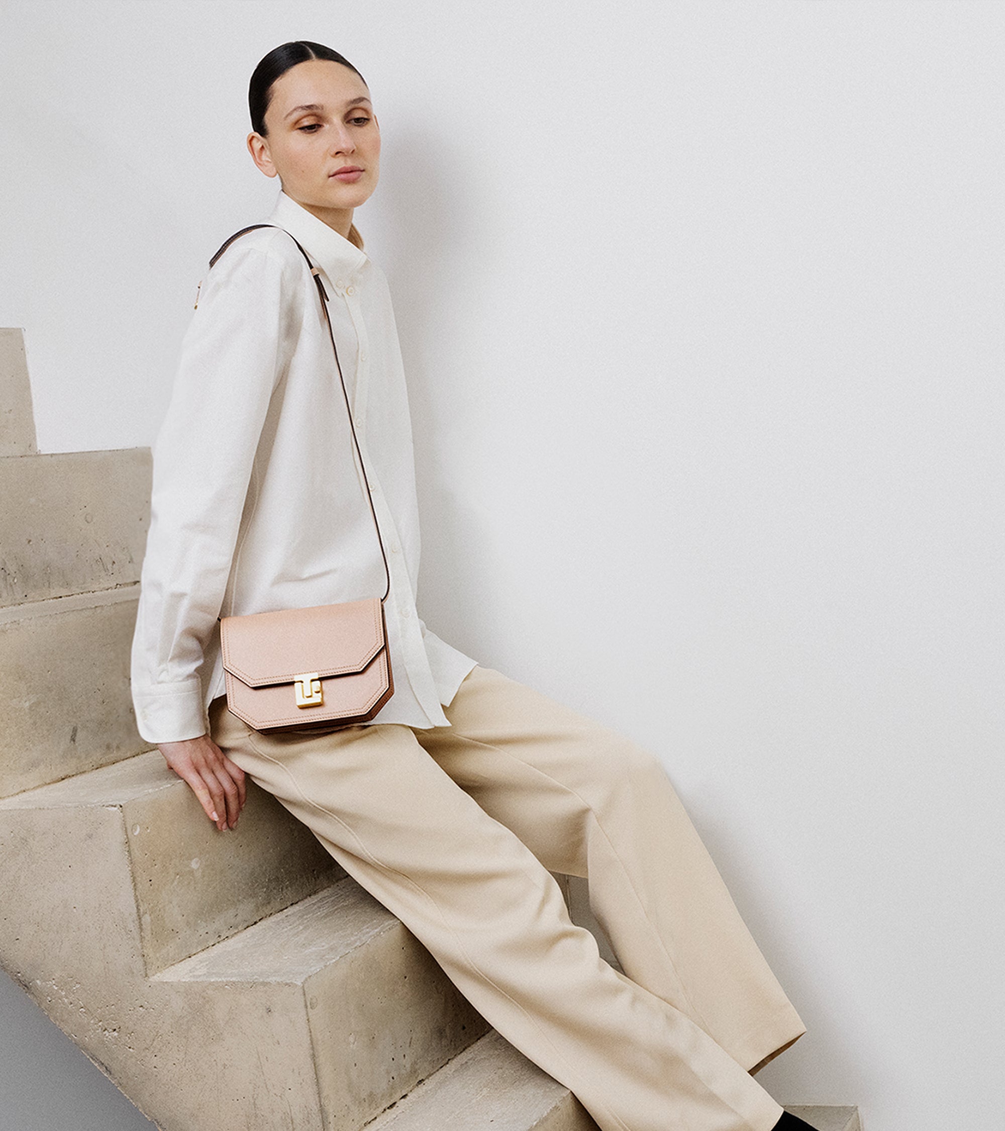 Rose small shoulder bag in smooth leather
