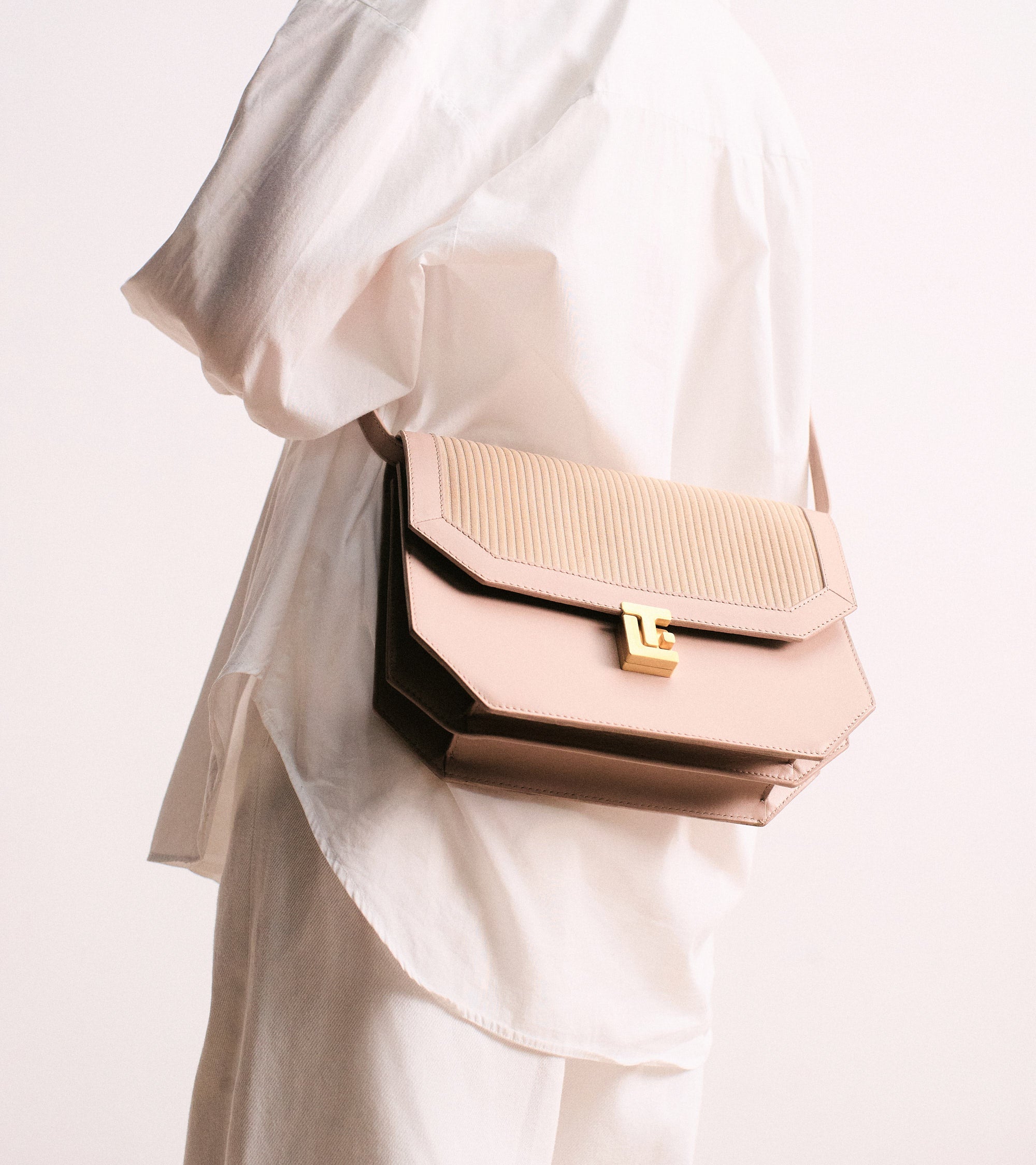 Rose medium shoulder bag in ribbed leather and smooth leather