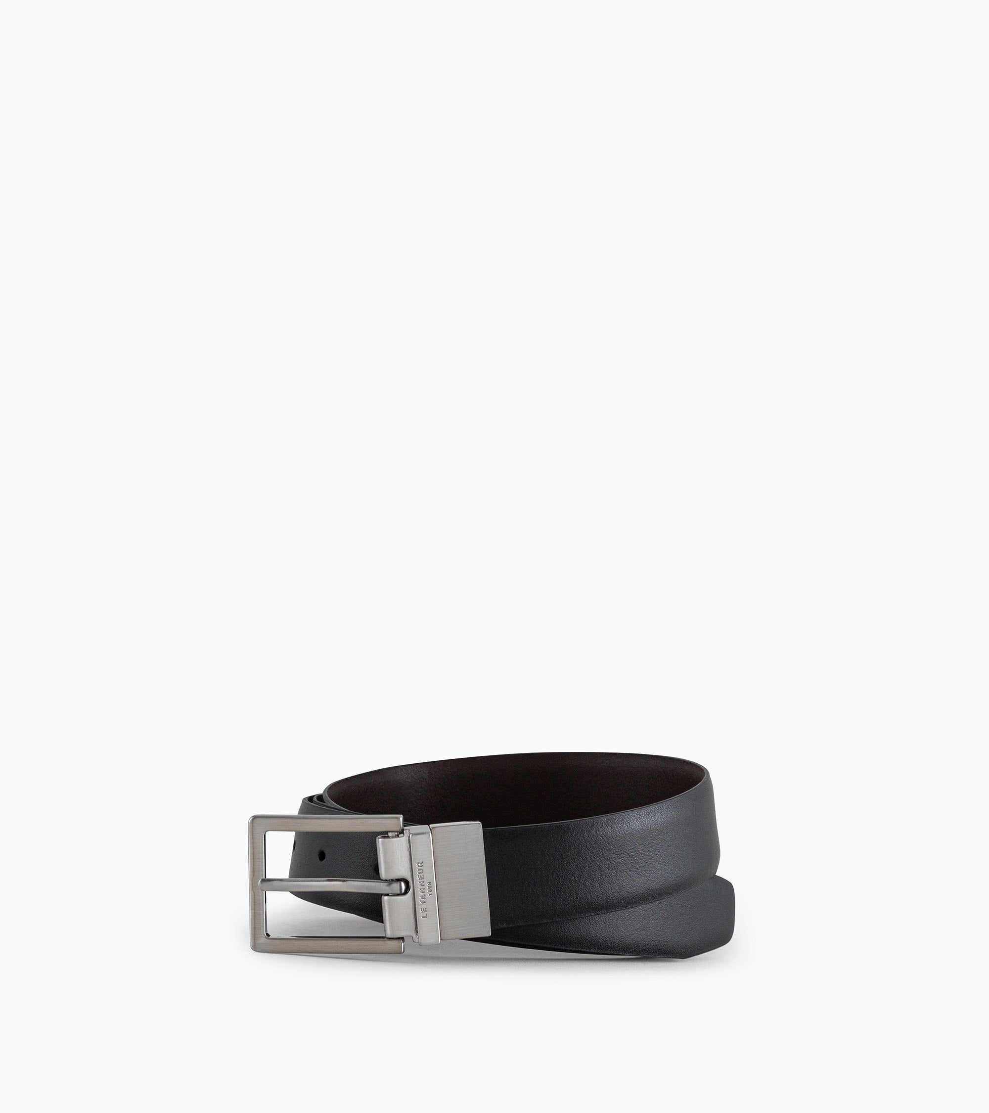 Classic men's belt with square buckle in smooth leather